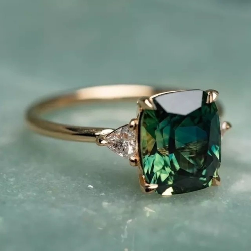 Elegant Square Green Zircon Emerald Ring - Picture 3 of 3